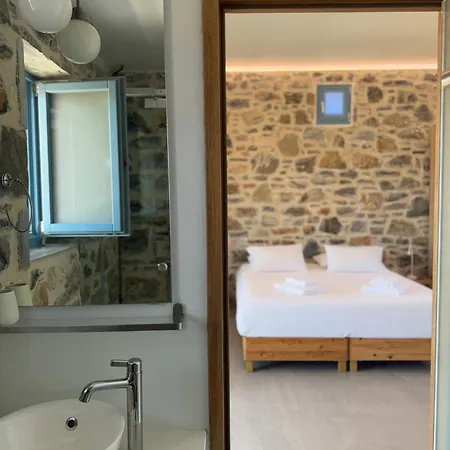 Filotimia * Schoinoussa