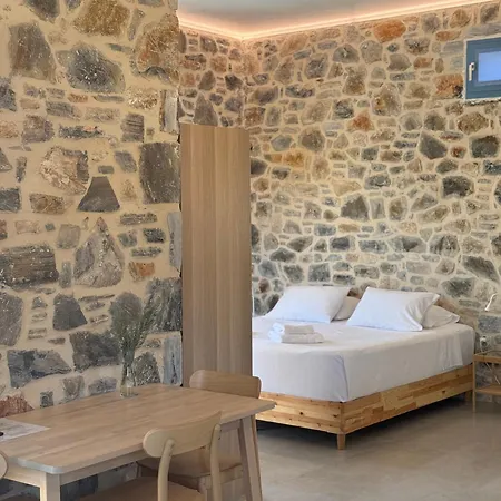 Filotimia Schoinoussa