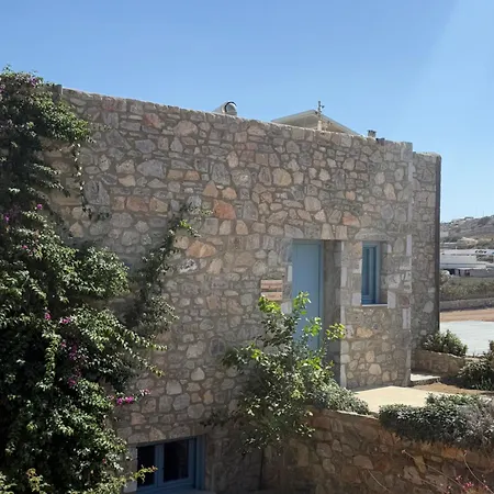 Filotimia Schoinoussa