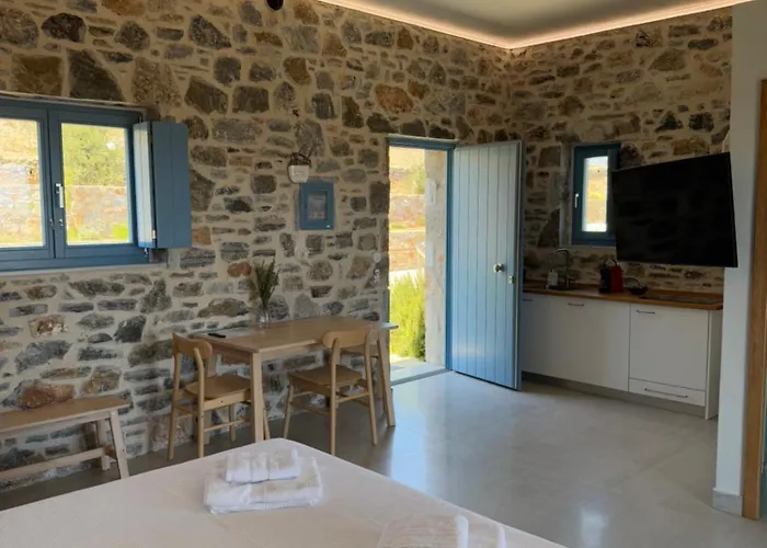 Filotimia * Schoinoussa