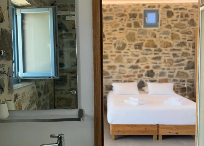 Filotimia * Schoinoussa