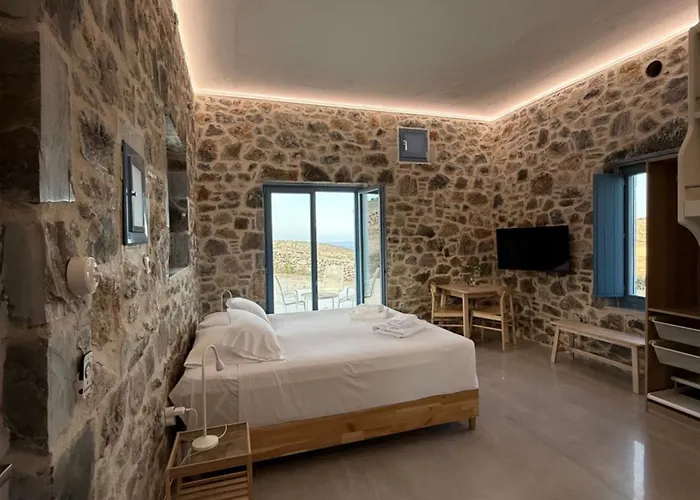 Filotimia Schoinoussa