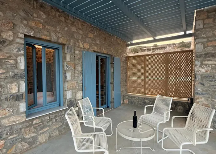 Filotimia Semesterbostad Schoinoussa