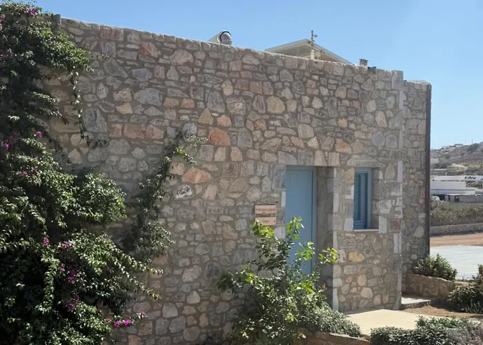 Filotimia Schoinoussa